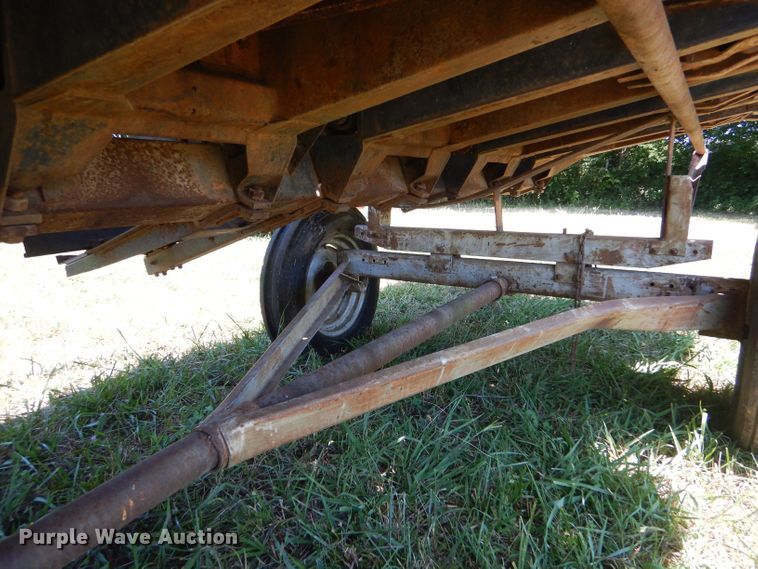 image for item LP9431 Allis Chalmers 830N  corn head