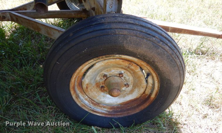 image for item LP9431 Allis Chalmers 830N  corn head