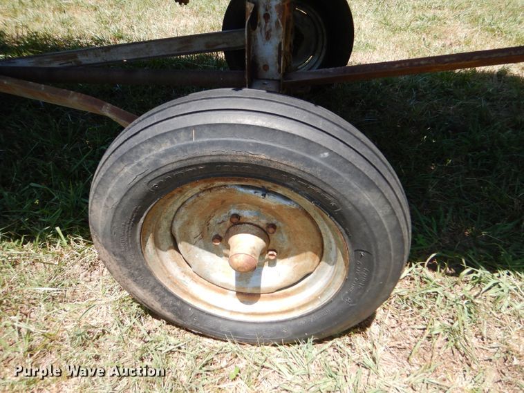 image for item LP9431 Allis Chalmers 830N  corn head