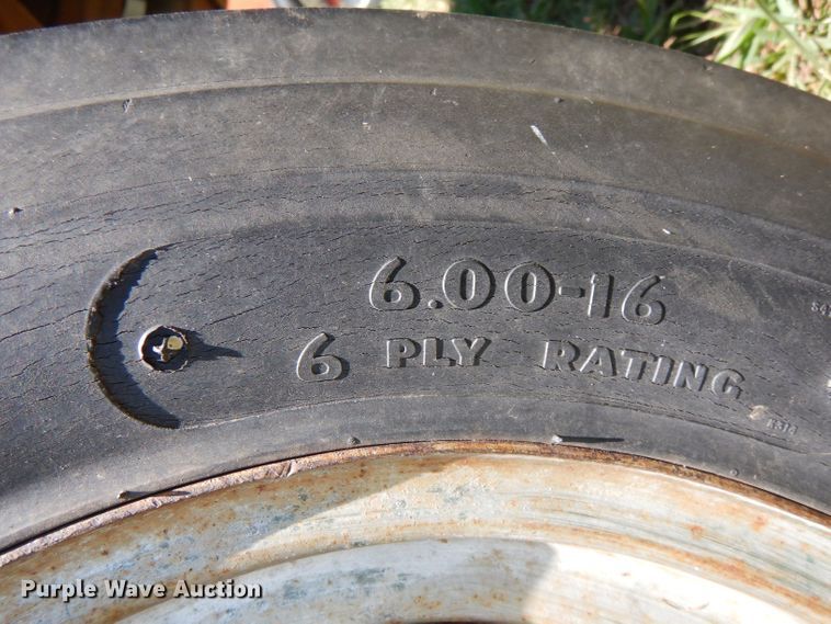 image for item LP9431 Allis Chalmers 830N  corn head