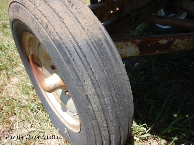 image for item LP9431 Allis Chalmers 830N  corn head