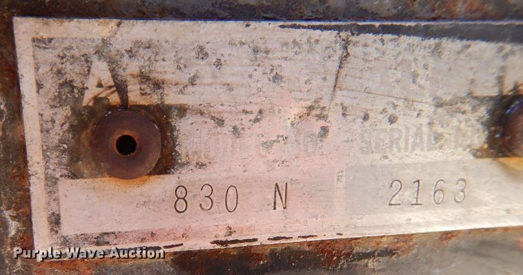 image for item LP9431 Allis Chalmers 830N  corn head