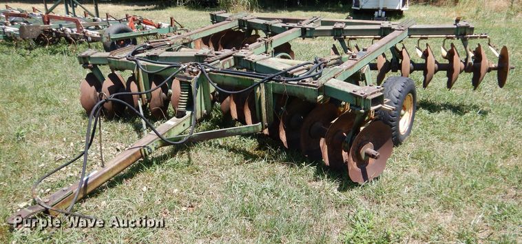 image for item LP9433 John Deere  tandem disk