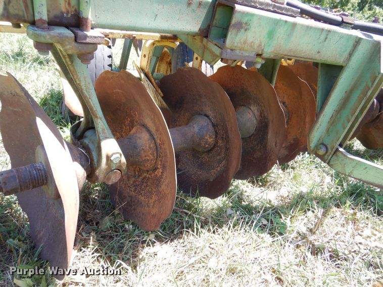 image for item LP9433 John Deere  tandem disk