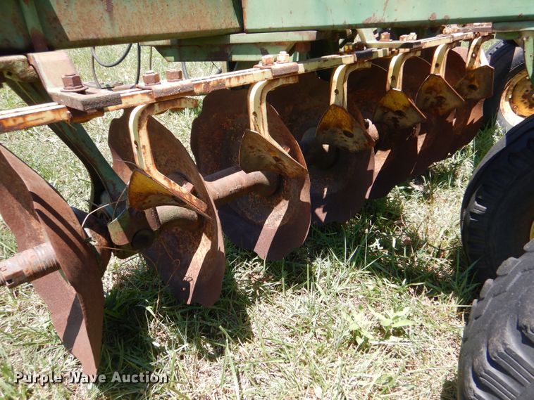 image for item LP9433 John Deere  tandem disk