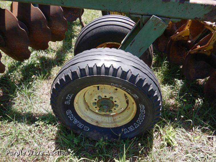 image for item LP9433 John Deere  tandem disk
