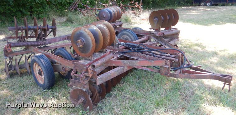 image for item LP9434 International  tandem disk