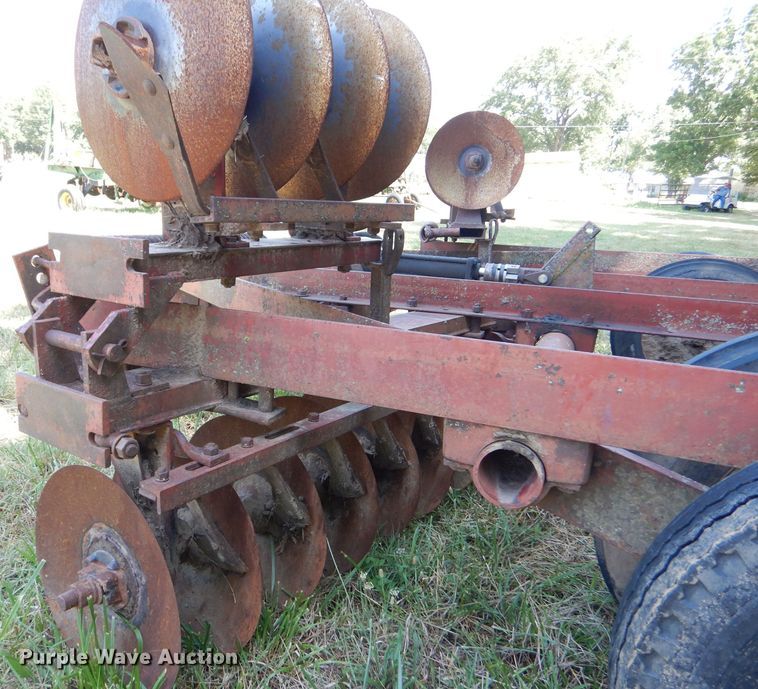 image for item LP9434 International  tandem disk