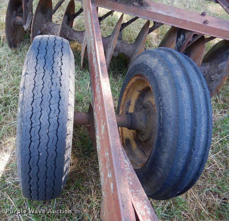 image for item LP9434 International  tandem disk