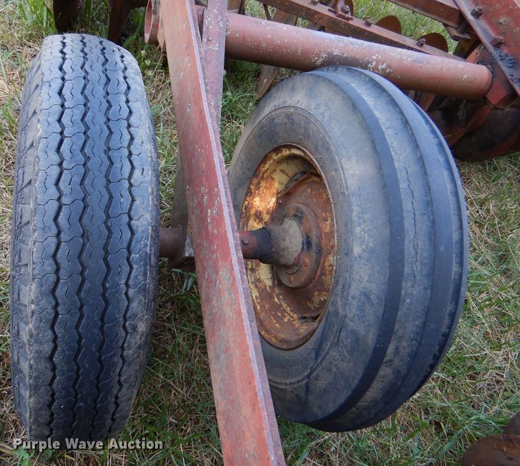 image for item LP9434 International  tandem disk