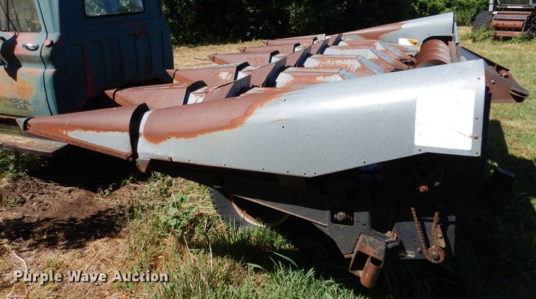 image for item LP9436 Allis Chalmers 630N  corn head