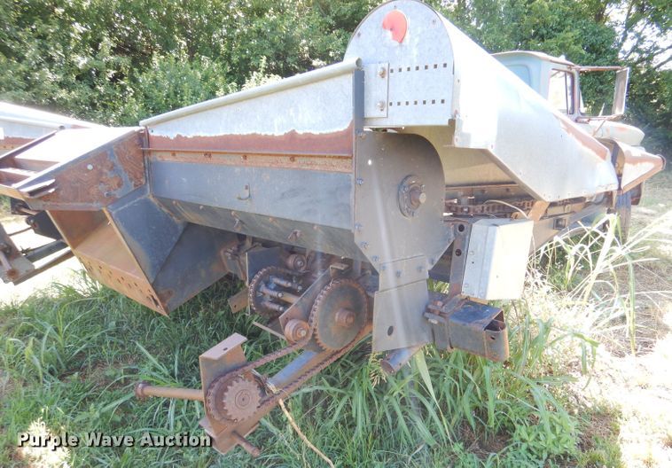 image for item LP9436 Allis Chalmers 630N  corn head