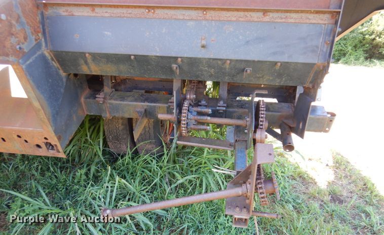 image for item LP9436 Allis Chalmers 630N  corn head