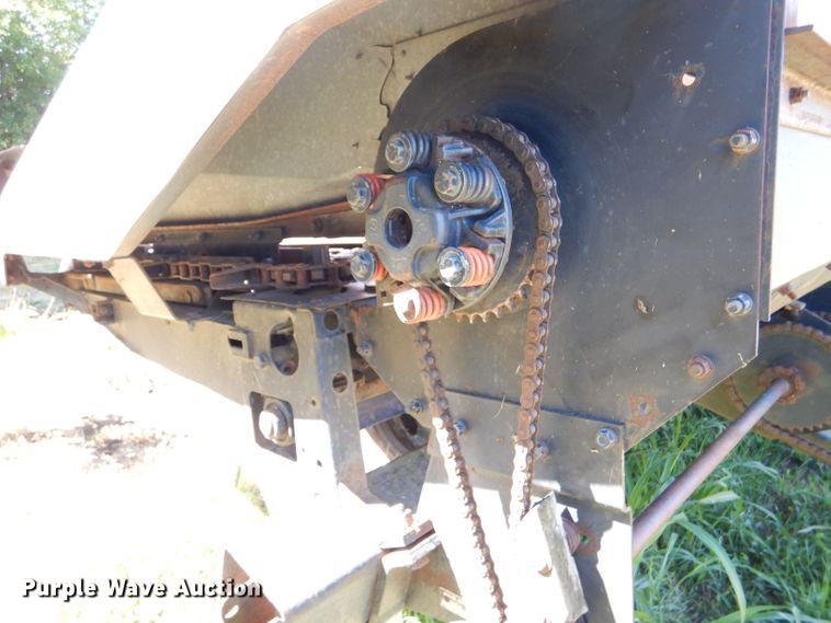 image for item LP9436 Allis Chalmers 630N  corn head