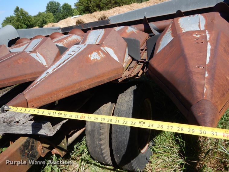 image for item LP9436 Allis Chalmers 630N  corn head