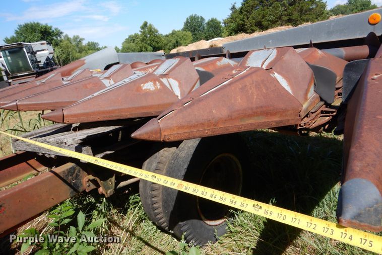 image for item LP9436 Allis Chalmers 630N  corn head