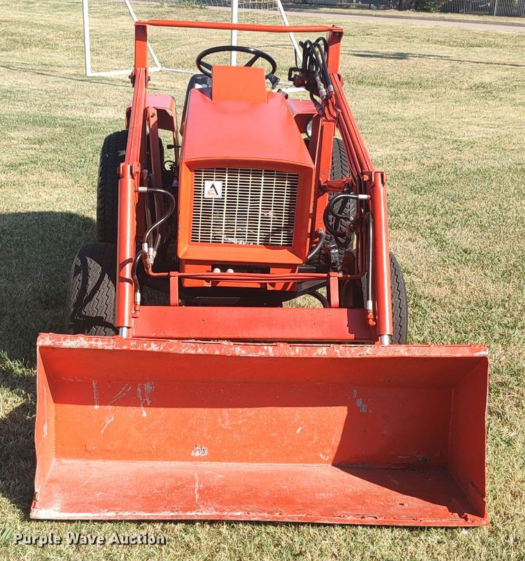 image for item LU9223 Allis Chalmers 720  tractor