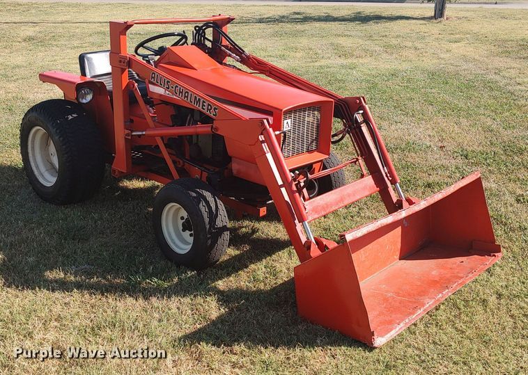 image for item LU9223 Allis Chalmers 720  tractor
