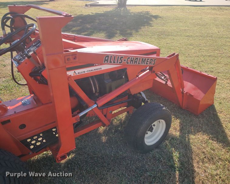 image for item LU9223 Allis Chalmers 720  tractor