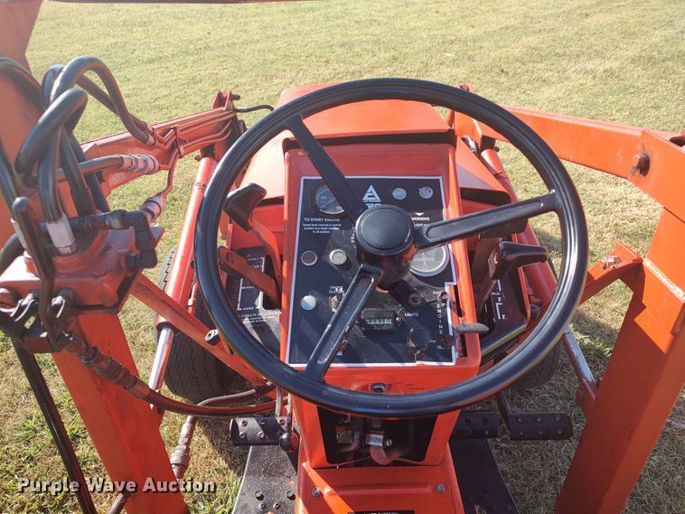 image for item LU9223 Allis Chalmers 720  tractor