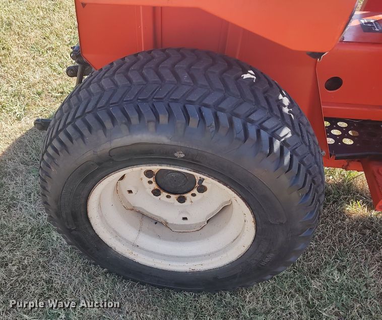 image for item LU9223 Allis Chalmers 720  tractor