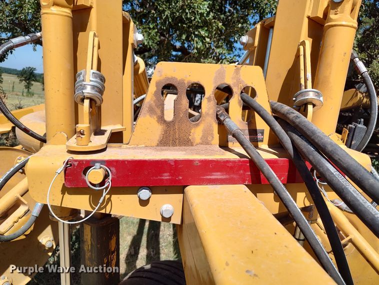 image for item MF9524 2021 Vermeer R2800  hay rake