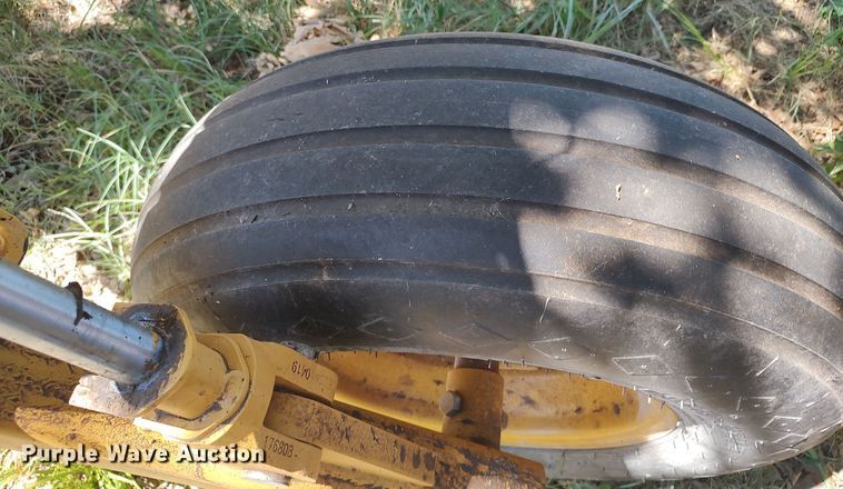 image for item MF9524 2021 Vermeer R2800  hay rake