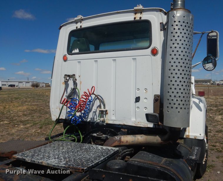 image for item DJ1257 1986 Ford LN9000  semi truck