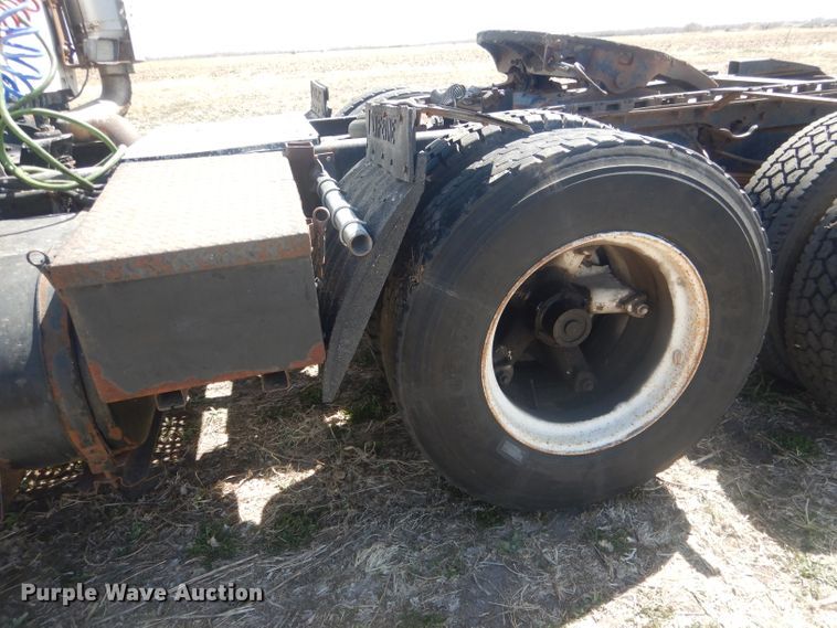 image for item DJ1257 1986 Ford LN9000  semi truck