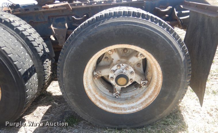 image for item DJ1257 1986 Ford LN9000  semi truck