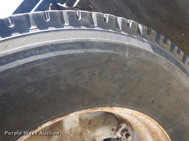 image for item DJ1257 1986 Ford LN9000  semi truck