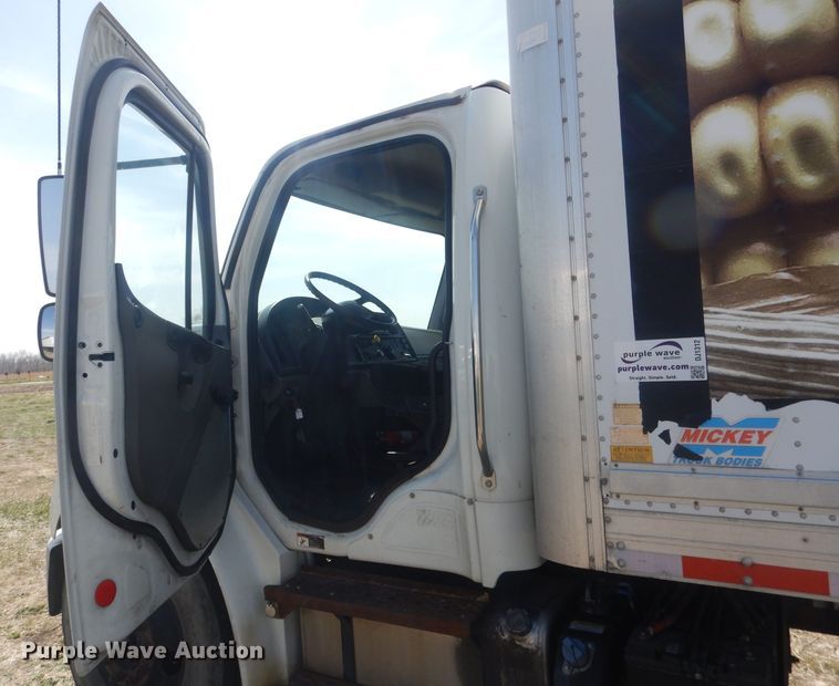 image for item DJ1312 2015 Freightliner Business Class M2  box truck