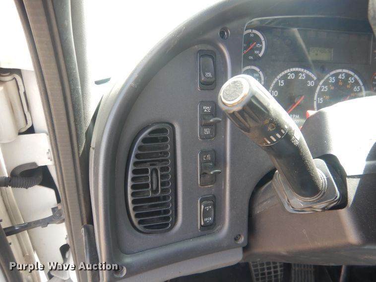 image for item DJ1312 2015 Freightliner Business Class M2  box truck