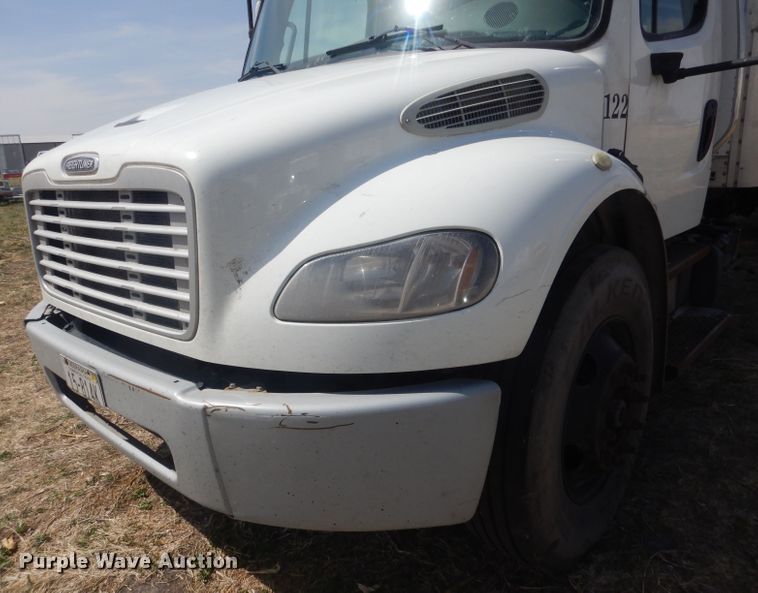 image for item DJ1312 2015 Freightliner Business Class M2  box truck