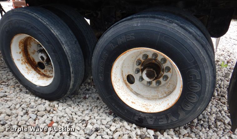 image for item DM2326 1998 Trailmobile Inc. 01AA-1UAL  dry van trailer