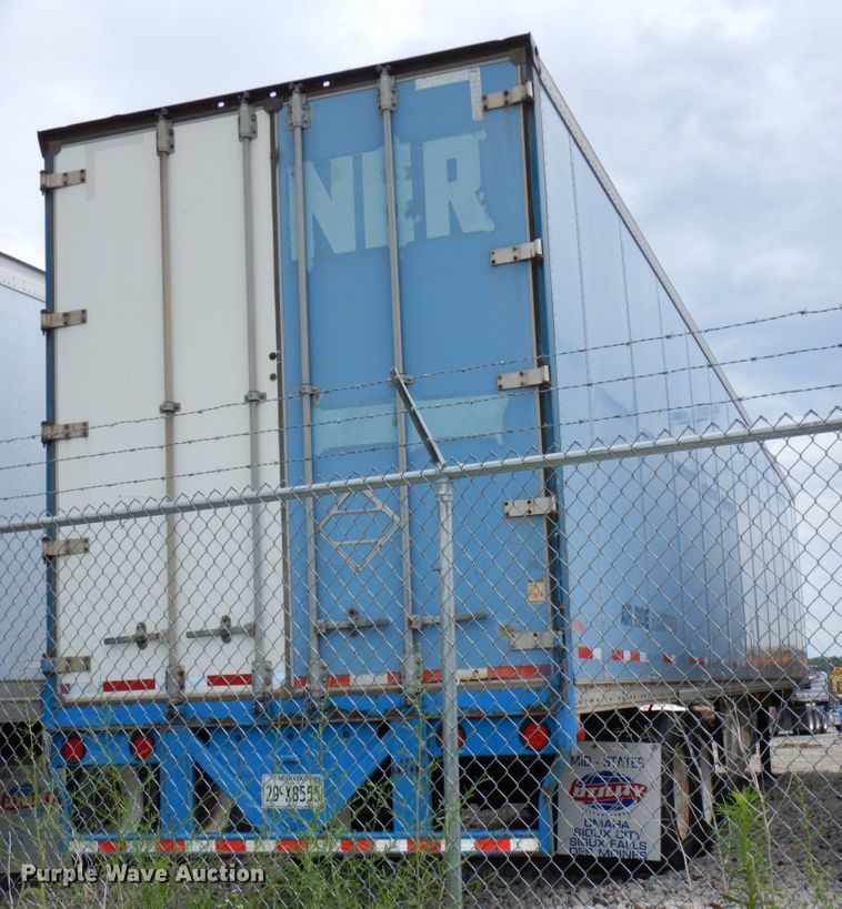 image for item DM2327 2003 Wabash National  dry van trailer