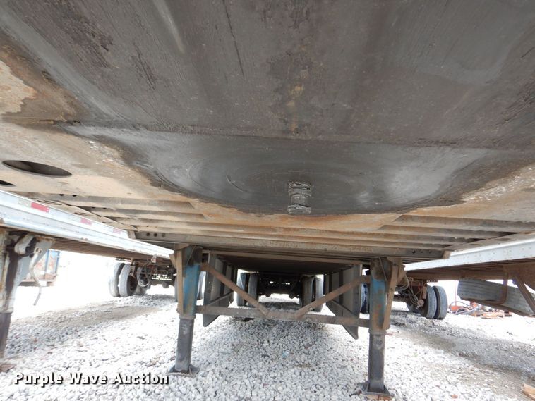 image for item DM2327 2003 Wabash National  dry van trailer