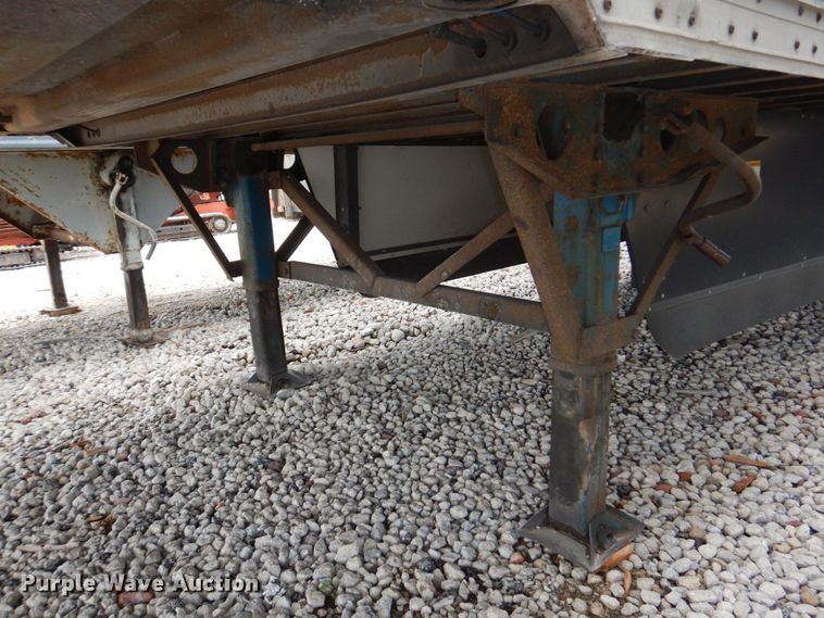 image for item DM2327 2003 Wabash National  dry van trailer