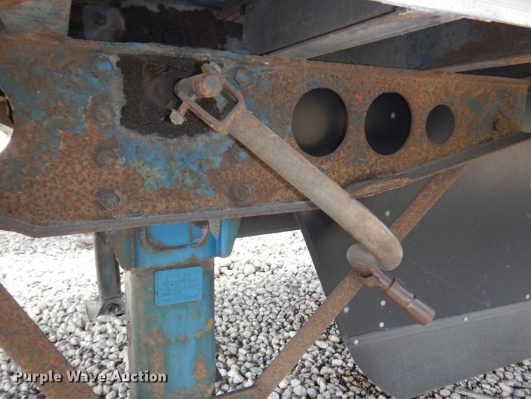 image for item DM2327 2003 Wabash National  dry van trailer