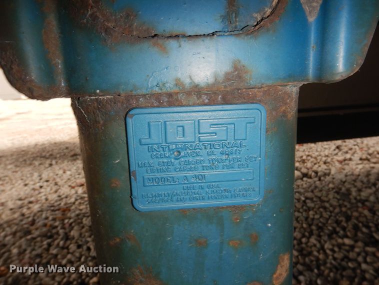 image for item DM2327 2003 Wabash National  dry van trailer