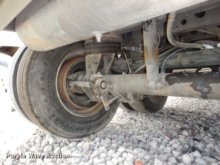 image for item DM2327 2003 Wabash National  dry van trailer