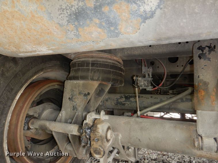 image for item DM2327 2003 Wabash National  dry van trailer