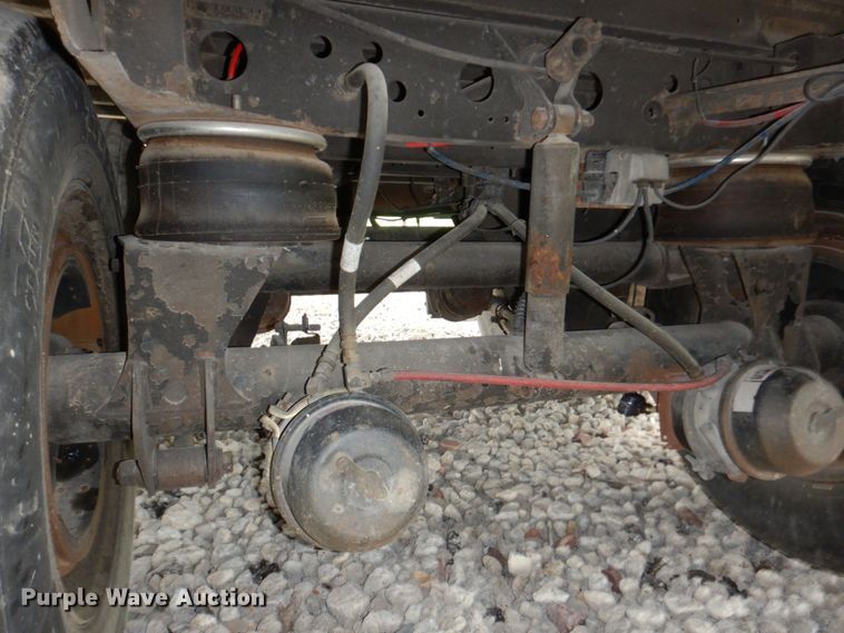 image for item DM2327 2003 Wabash National  dry van trailer