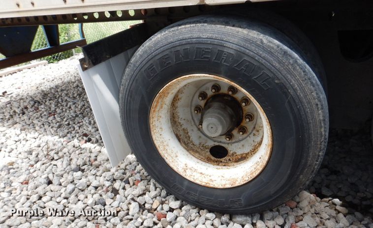 image for item DM2327 2003 Wabash National  dry van trailer