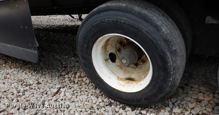 image for item DM2327 2003 Wabash National  dry van trailer
