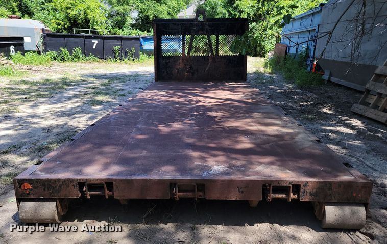 image for item DM2365 Hook lift flatbed