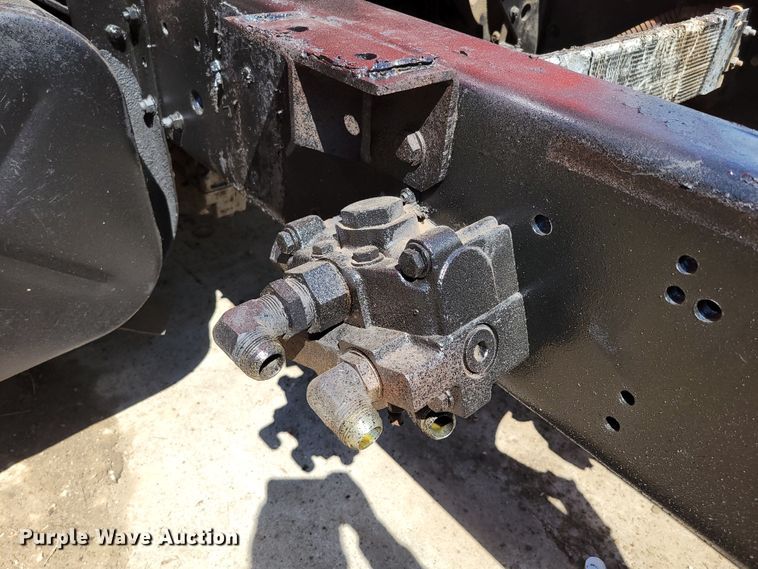 image for item DM2367 2002 International 2674  truck cab and chassis