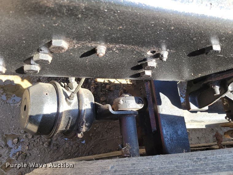 image for item DM2367 2002 International 2674  truck cab and chassis