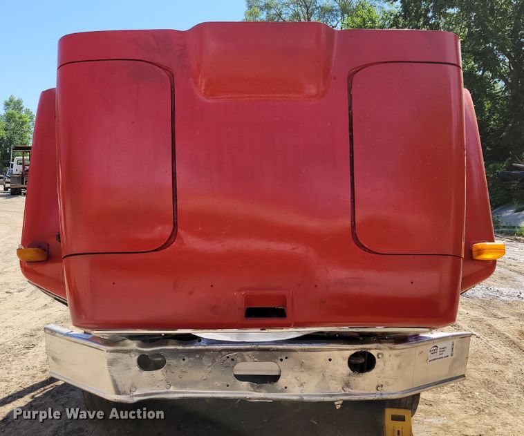 image for item DM2367 2002 International 2674  truck cab and chassis