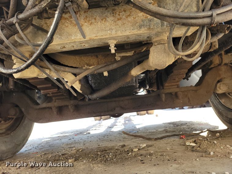 image for item DM2367 2002 International 2674  truck cab and chassis